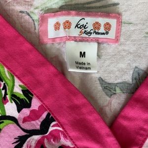 Women’s Koi Scrub Top